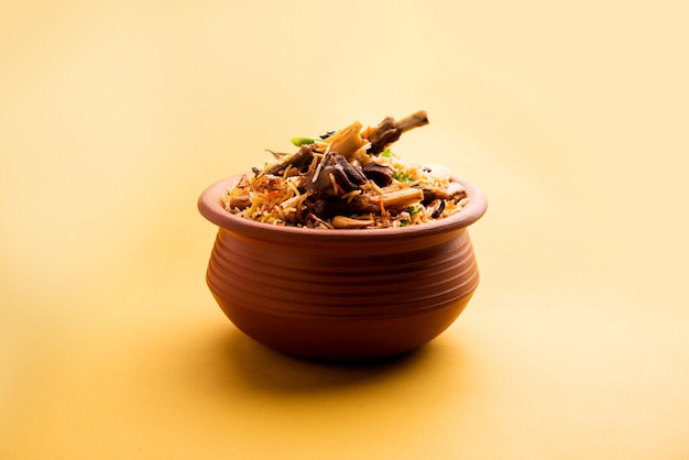 Dum Handi MuttonÃÂÃÂ BiryaniÃÂÃÂ or gosht pilaf is prepared in an earthen or clay pot called Haandi or 1 kilo size. Popular Indian non vegetarian foodÃÂÃÂ 