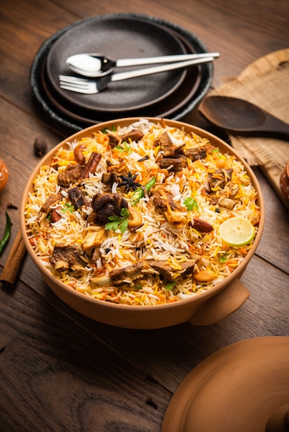 Dum Handi MuttonÃÂÃÂ BiryaniÃÂÃÂ or gosht pilaf is prepared in an earthen or clay pot called Haandi or 1 kilo size. Popular Indian non vegetarian foodÃÂÃÂ 