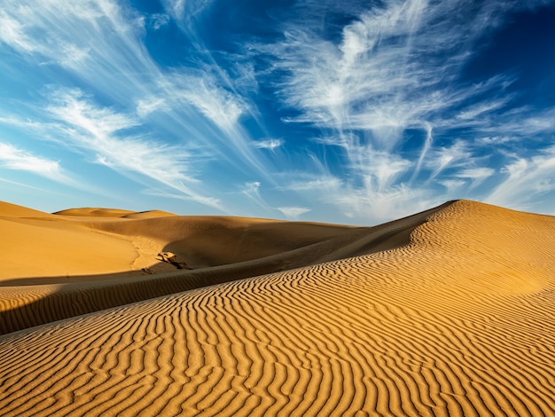 Dunas de arena en el desierto