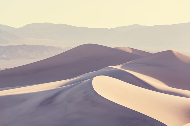 Dunas de arena en el Parque Nacional Valle de la Muerte, California, EE.