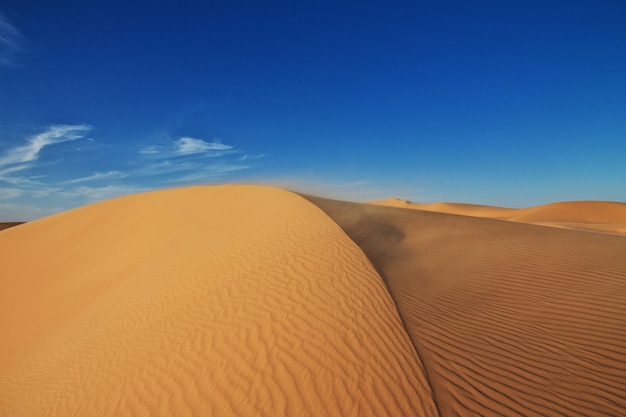 Dunas en el desierto del Sahara en el corazón de África