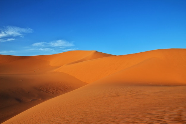 Dunas no deserto do saara, no coração da áfrica