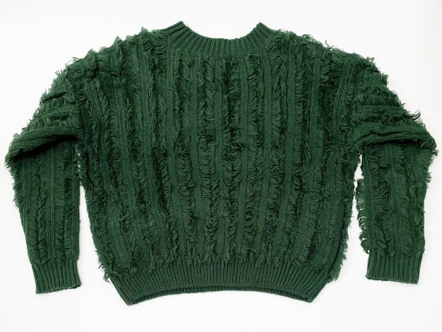 Foto dunkelgrüner gestrickter pullover auf weißem hintergrund flatley mode