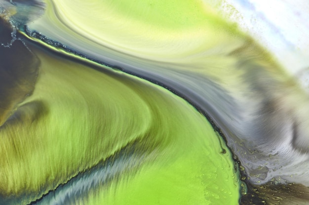 Dunkle Mischung aus grünen Farben kreativer Hintergrund Abstrakter Kunstdruck Aquarellflecken fließt von Alkoholtinte