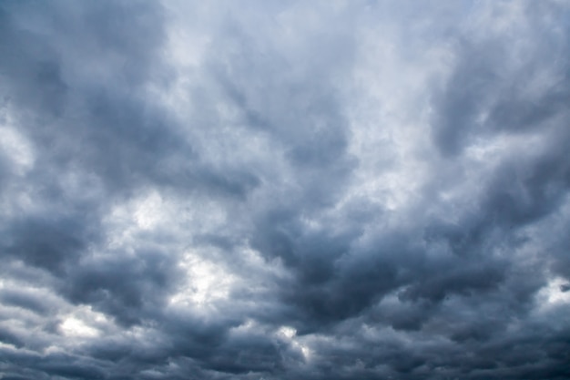 Foto dunkler, düsterer himmel