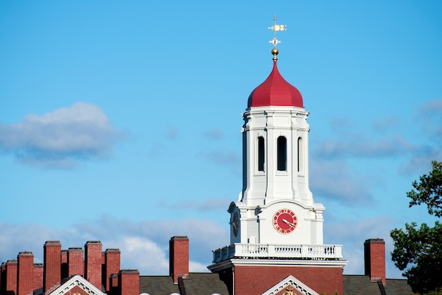 Dunster House Clock Tower in der Nähe der Cambridge University in Boston