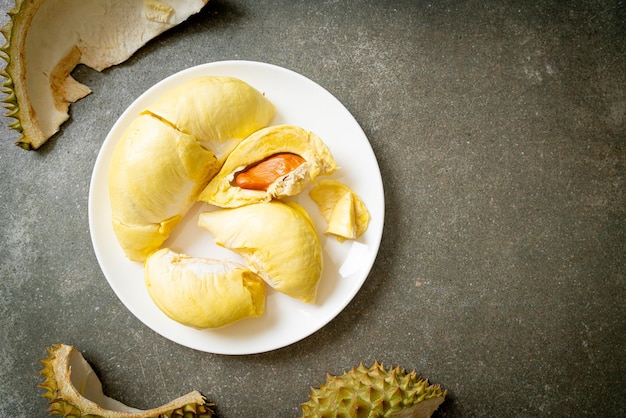 Durian gereift und frische Durianschale