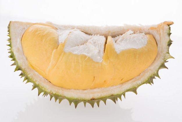 Durian, rey de las frutas en Tailandia aislado en blanco