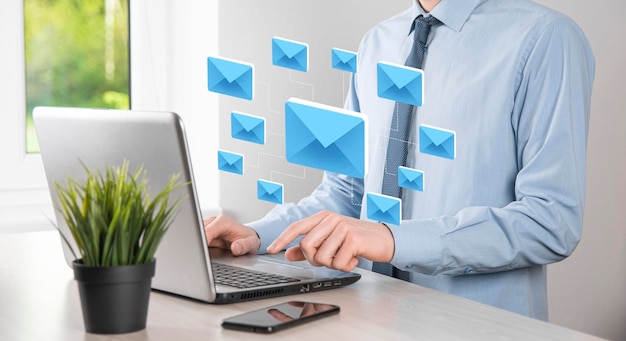 E-Mail-Marketing und Newsletter-KonzeptKontaktieren Sie uns per E-Mail-Newsletter und schützen Sie Ihre persönlichen Daten vor Spam