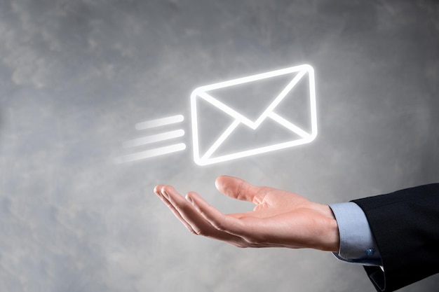 E-Mail-Marketing und Newsletter-KonzeptKontaktieren Sie uns per Newsletter-E-Mail und schützen Sie Ihre persönlichen Daten vor Spam