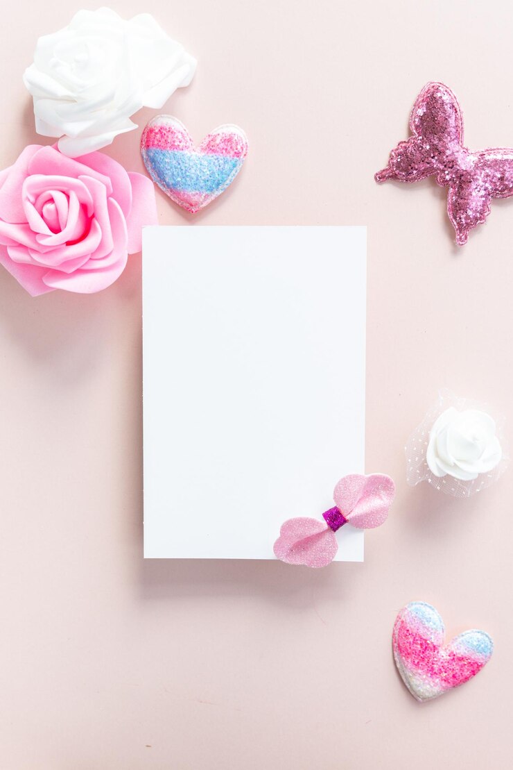 Foto é um banner de simulação de menina com espaço livre para composição de texto rosa com espaço livre de coisas femininas