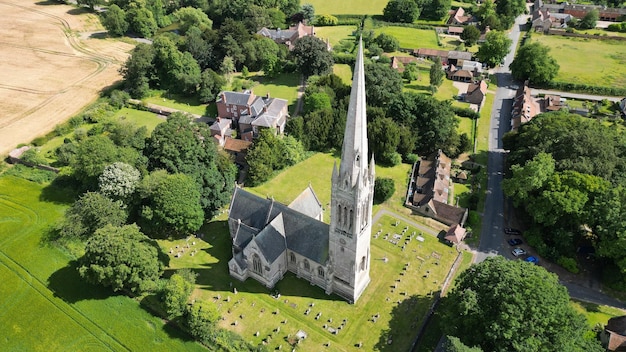 Eagleeye-Ansicht der höchsten Kirche East Yorkshire St Marys Church in South Dalton, England