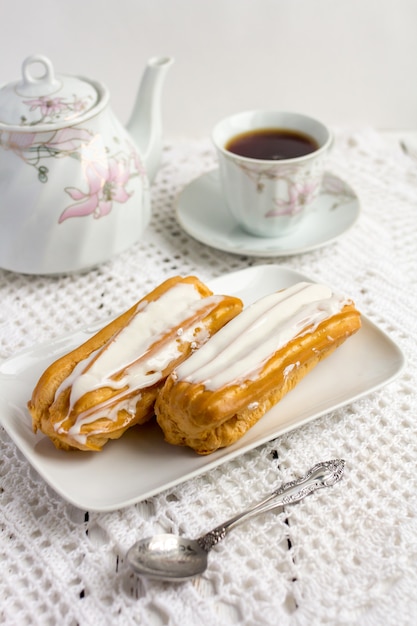 Eclair de sobremesa com chantilly