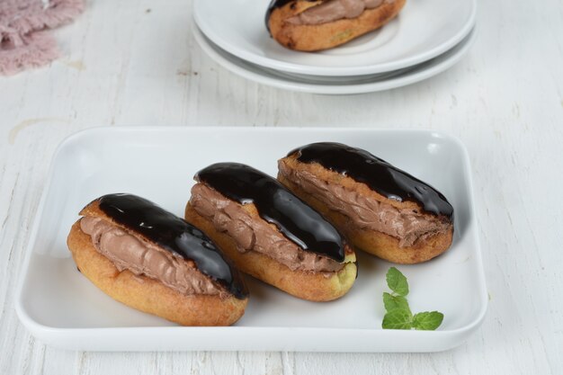 Eclair Sobremesa francesa tradicional Produtos de pastelaria doce