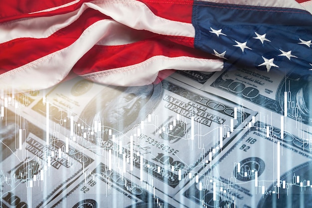 economia dos EUA. Retrato de Franklin ao lado da bandeira. Mercado financeiro da América.