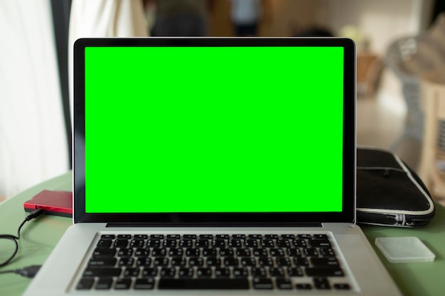 Ecrã de tecla Chroma do computador na mesa