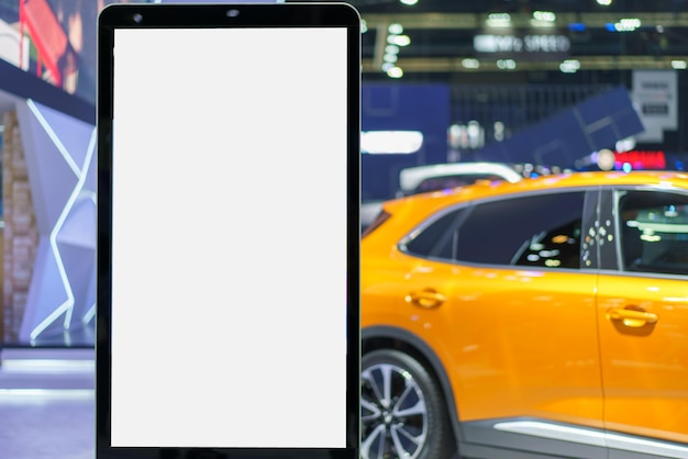 Foto ecrã em branco na sala de exposições de carros