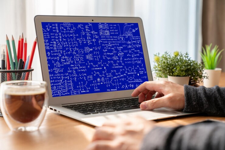 Foto ecuaciones matemáticas y fórmulas modernas en la pantalla de la computadora