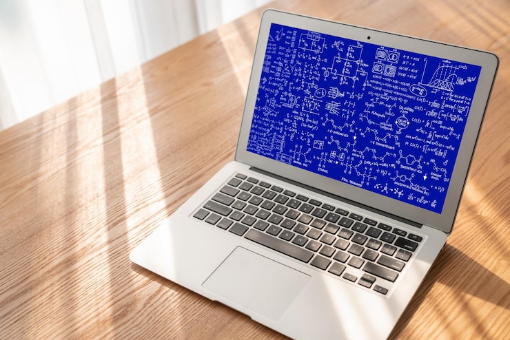 Foto ecuaciones matemáticas y fórmulas modernas en la pantalla de la computadora