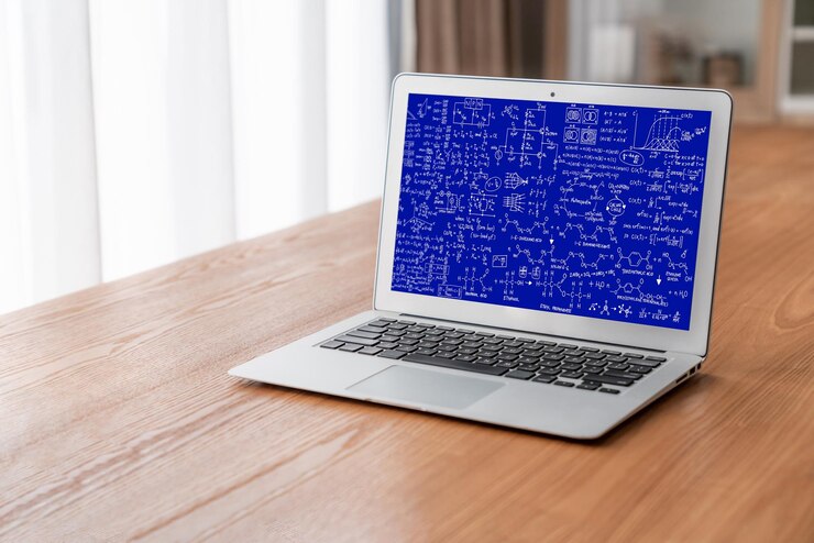 Foto ecuaciones matemáticas y fórmulas modernas en la pantalla de la computadora