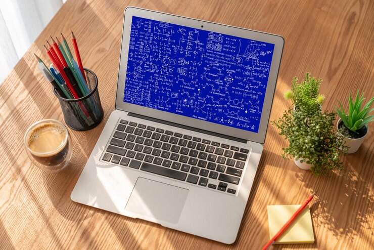 Foto ecuaciones matemáticas y fórmulas modernas en la pantalla de la computadora