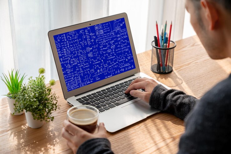 Foto ecuaciones matemáticas y fórmulas modernas en la pantalla de la computadora