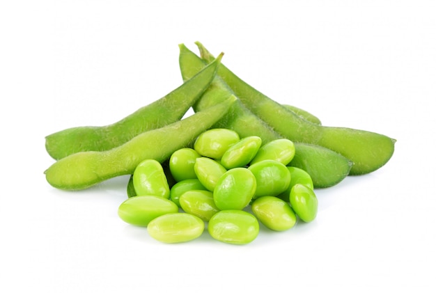 Edamame, soja verde hervida, comida japonesa.