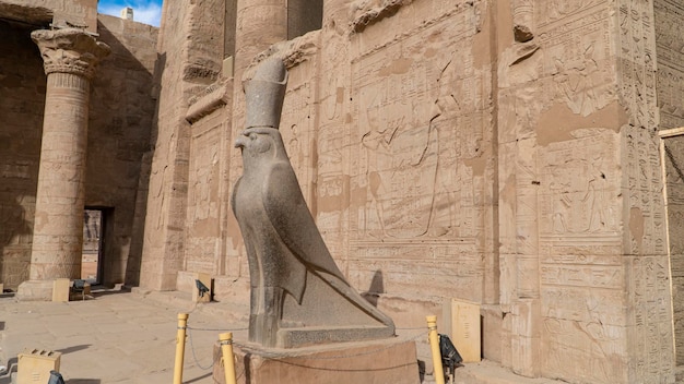 Edfu también escrito Idfu y conocido en la antigüedad como Behdet es una ciudad egipcia Asuán Egipto