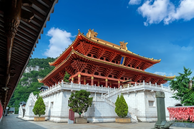 Edifício antigo do templo, Liuzhou, China.