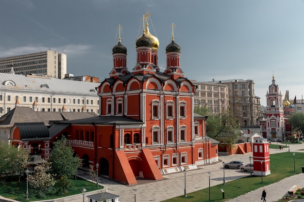 Edificio antiguo en el centro de Moscú en Rusia