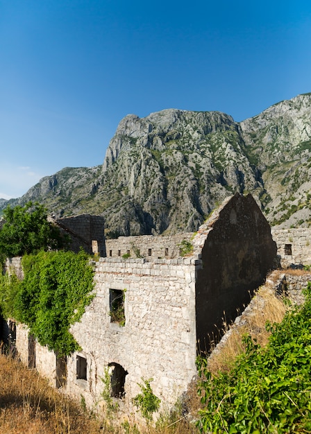 Edificio antiguo en Montenegro