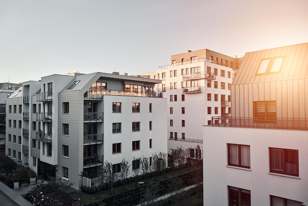 Edificio de arquitectura moderna Casa plana contemporánea de baja altura Concepto de vida sostenible en el futuro