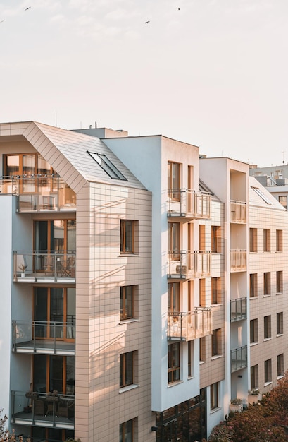 Edificio de arquitectura moderna Casa plana contemporánea de baja altura Concepto de vida sostenible en el futuro