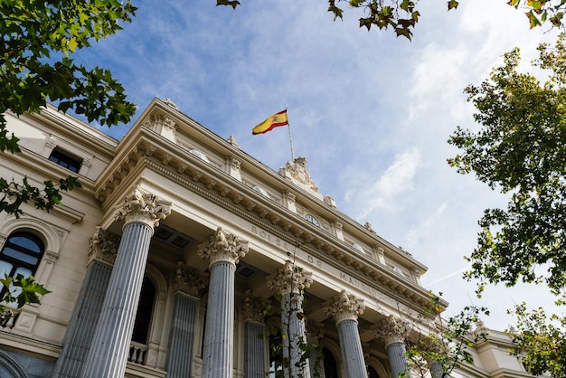 Foto el edificio de la bolsa de madrid se llama bolsa de madrid.