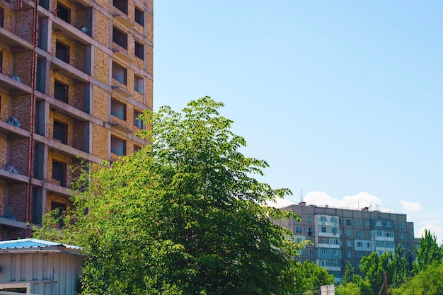 Edificio de cemento sin terminar