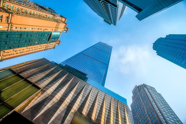 Foto edificio comercial de la ciudad y edificio de oficinas