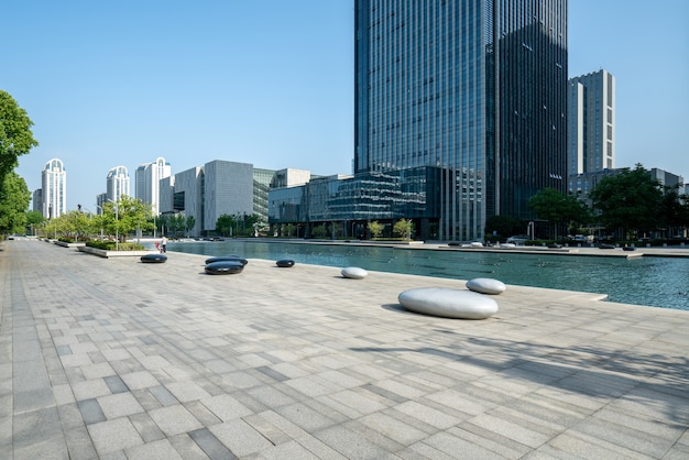 Edifício de escritórios do centro financeiro em ningbo east new town, china