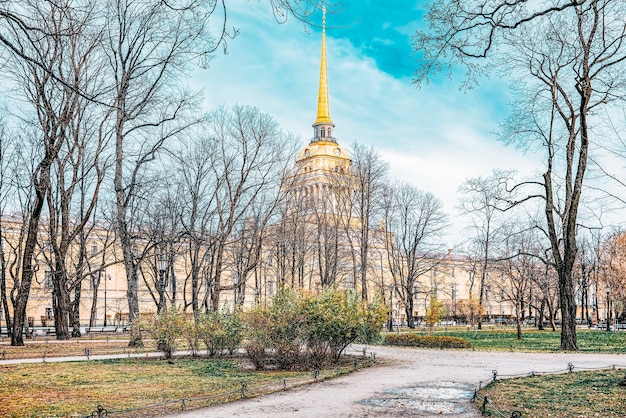 Foto edifício do almirantado perto da praça do senado são petersburgo rússia