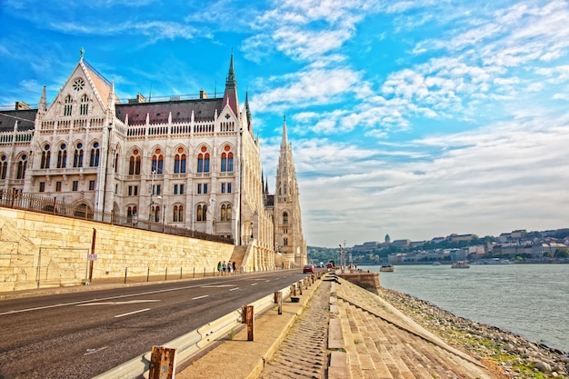 Edifício do Parlamento húngaro no centro da cidade de Budapeste, Hungria