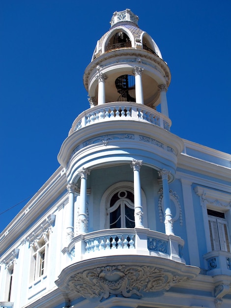 El edificio de época en Cienfuegos, Cuba