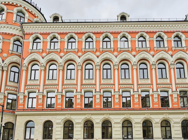 Edificio de fachada Casa de apartamentos Trinity Farmstead en Ilyinka en Moscú