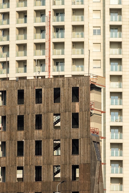 Edificio de formación de bomberos de cerca