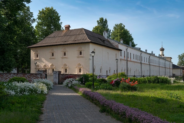 Foto edifício fraterno no complexo do museu de spasoevfimiev mosteiro suzdal vladimir região rússia