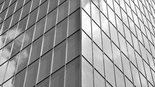 un edificio con una gran ventana de vidrio que dice "vidrio".