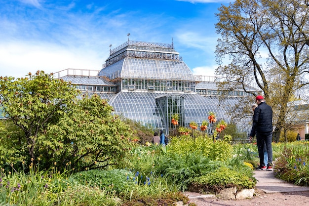 Foto edificio del jardín botánico pedro el grande en san petersburgo rusia