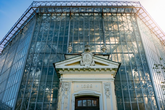 Foto edificio del jardín botánico pedro el grande en san petersburgo rusia