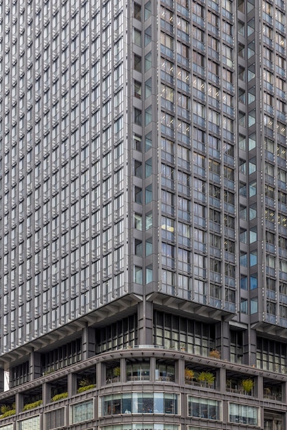 edifício moderno de arranha-céus no fundo da cidade de Tóquio