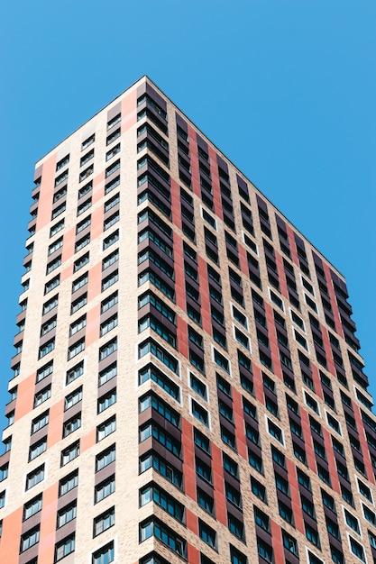 Edificio moderno de gran altura en Moscú, Federación de Rusia