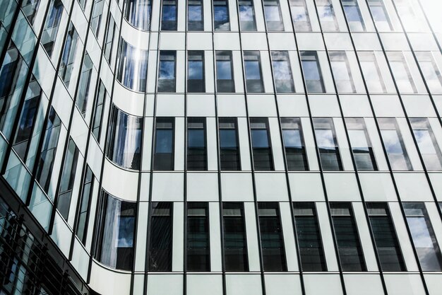 Edificio moderno de oficinas financieras