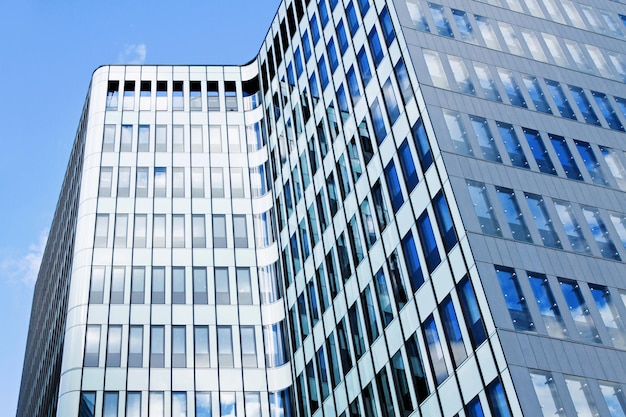 Edificio moderno de oficinas financieras